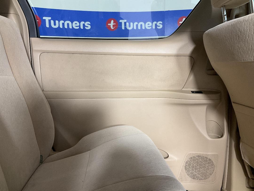 Photo '19' of Toyota Alphard