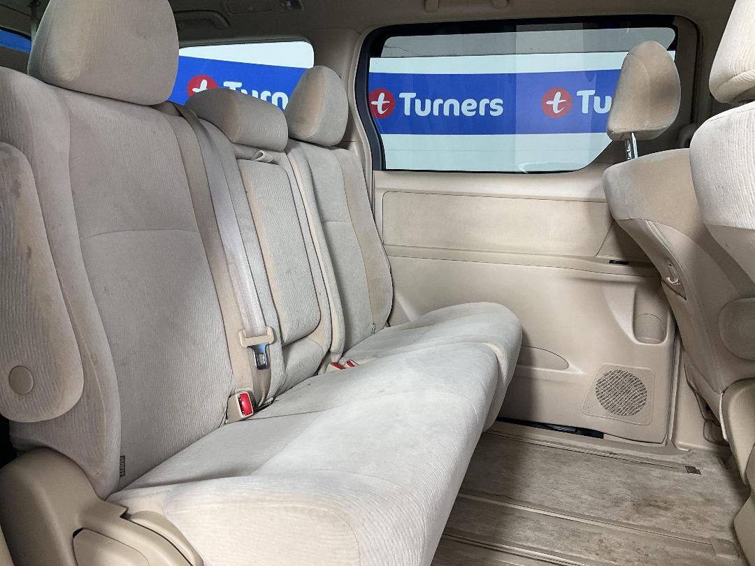 Photo '20' of Toyota Alphard