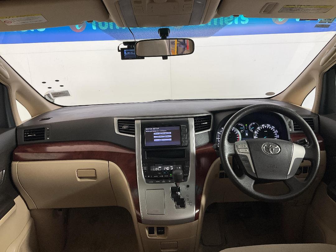 Photo '17' of Toyota Alphard