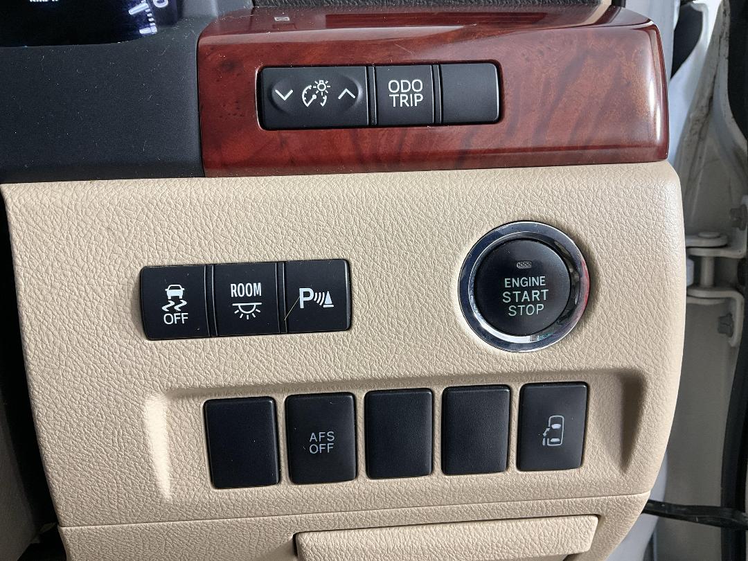 Photo '27' of Toyota Alphard