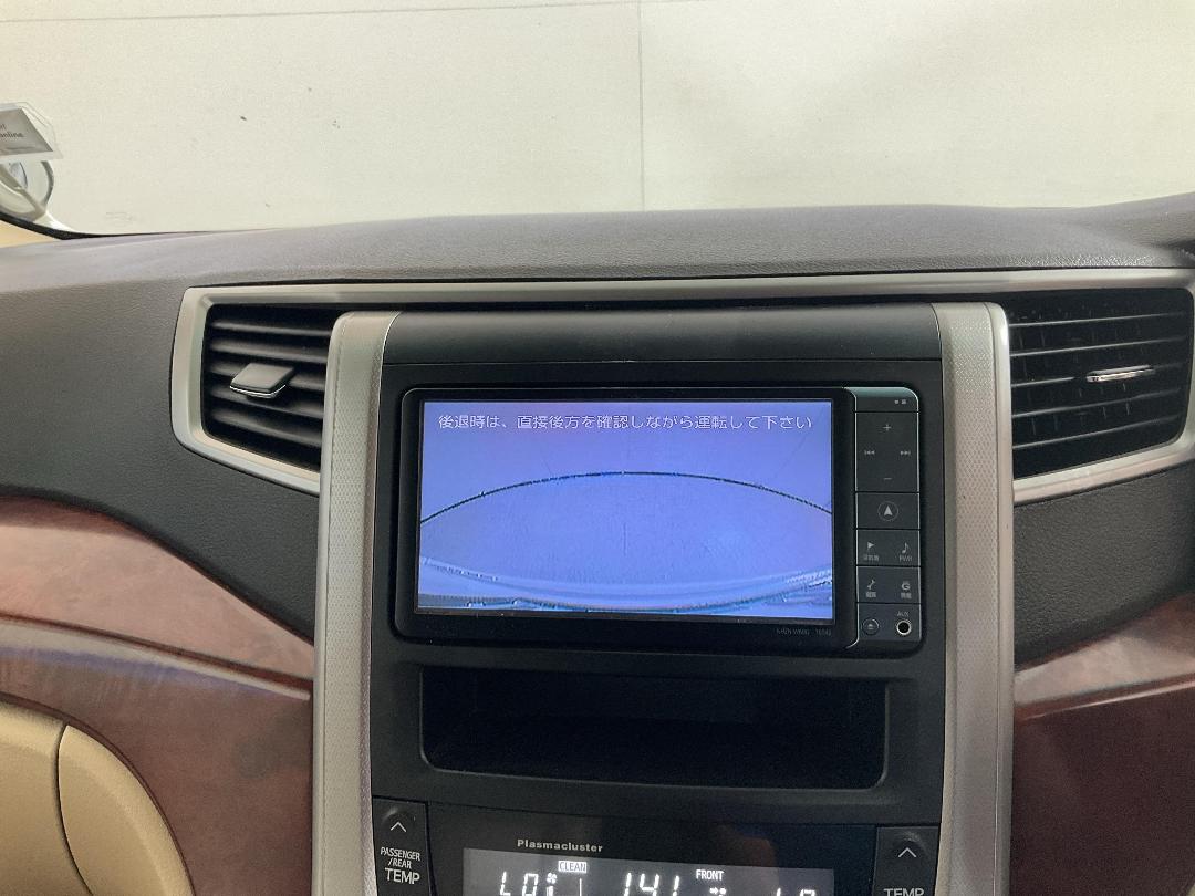 Photo '28' of Toyota Alphard