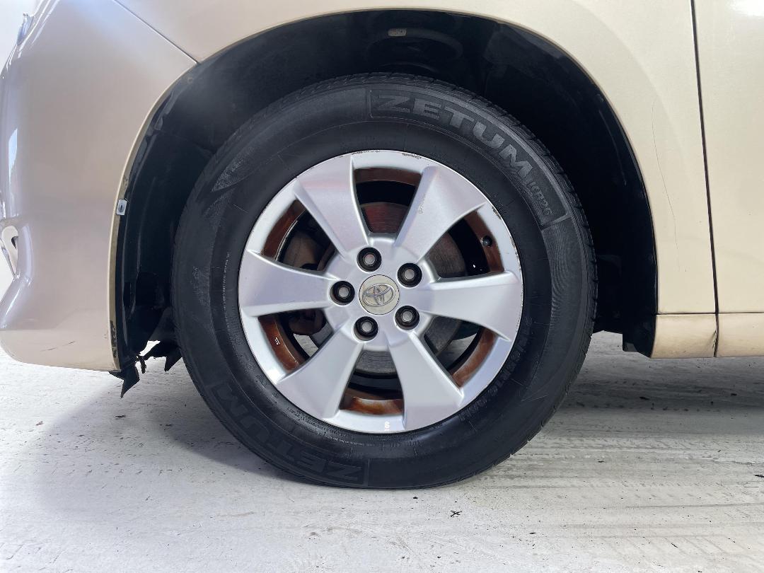 Photo '10' of Toyota Alphard