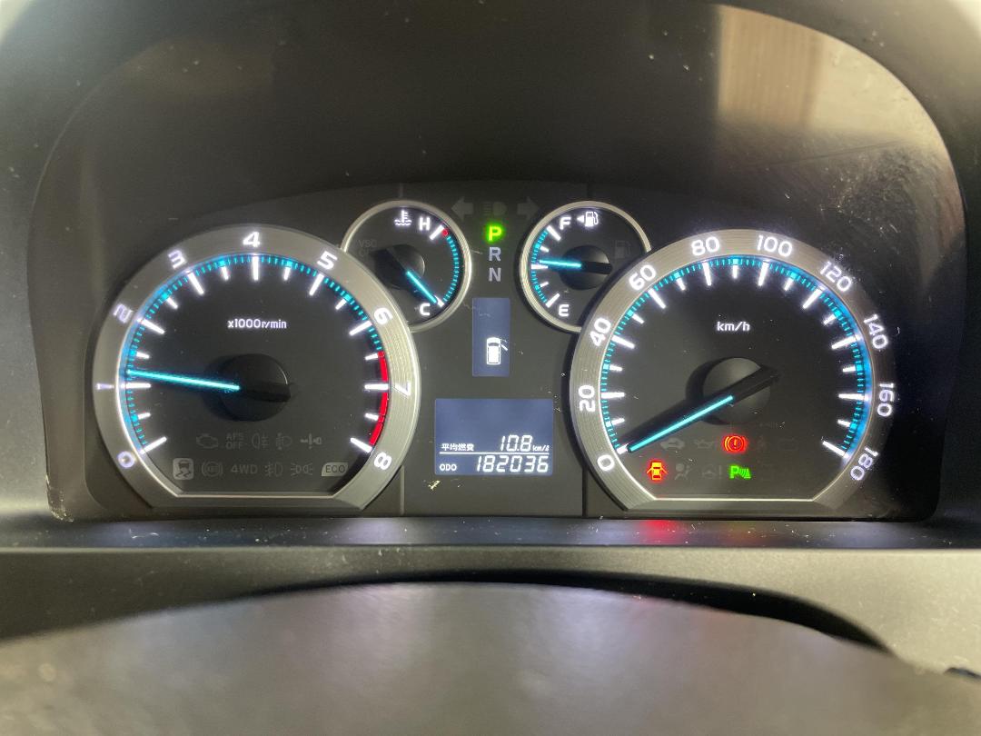 Photo '21' of Toyota Alphard