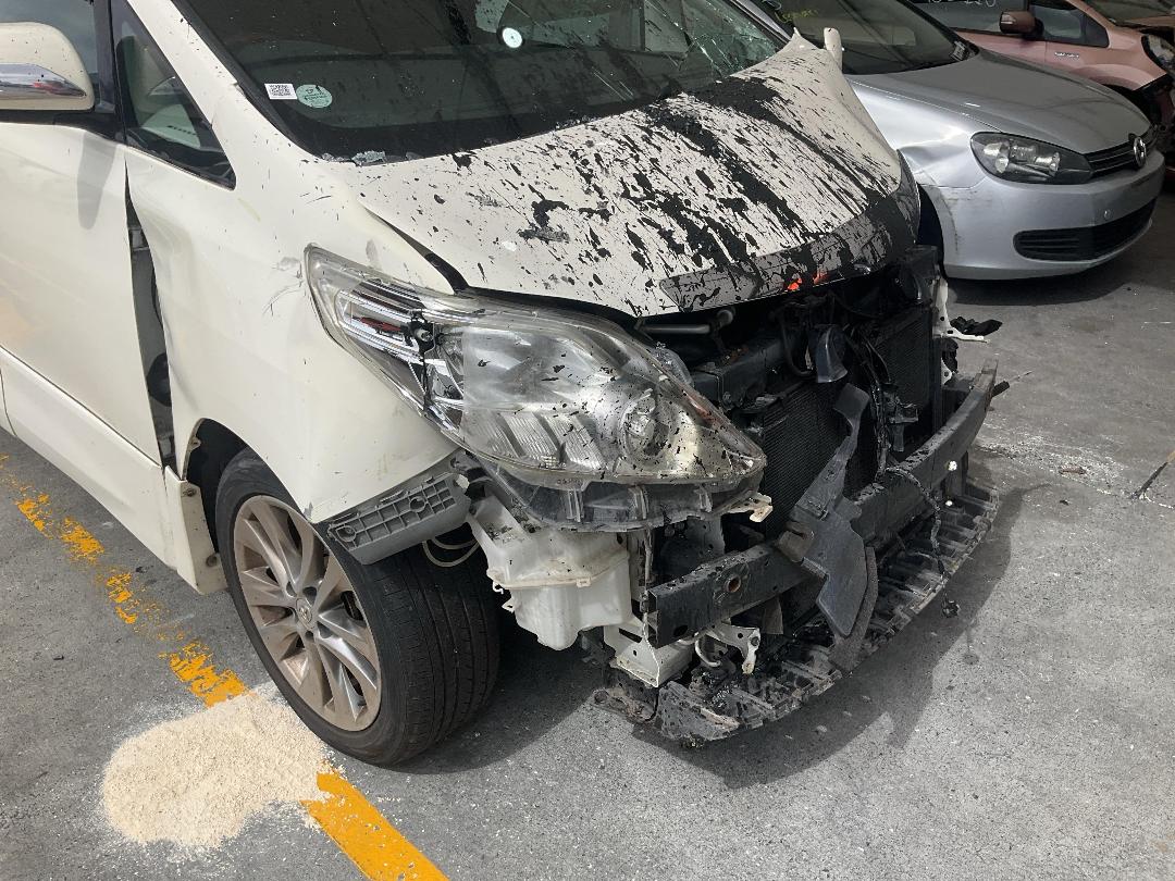 Photo '4' of Toyota Alphard