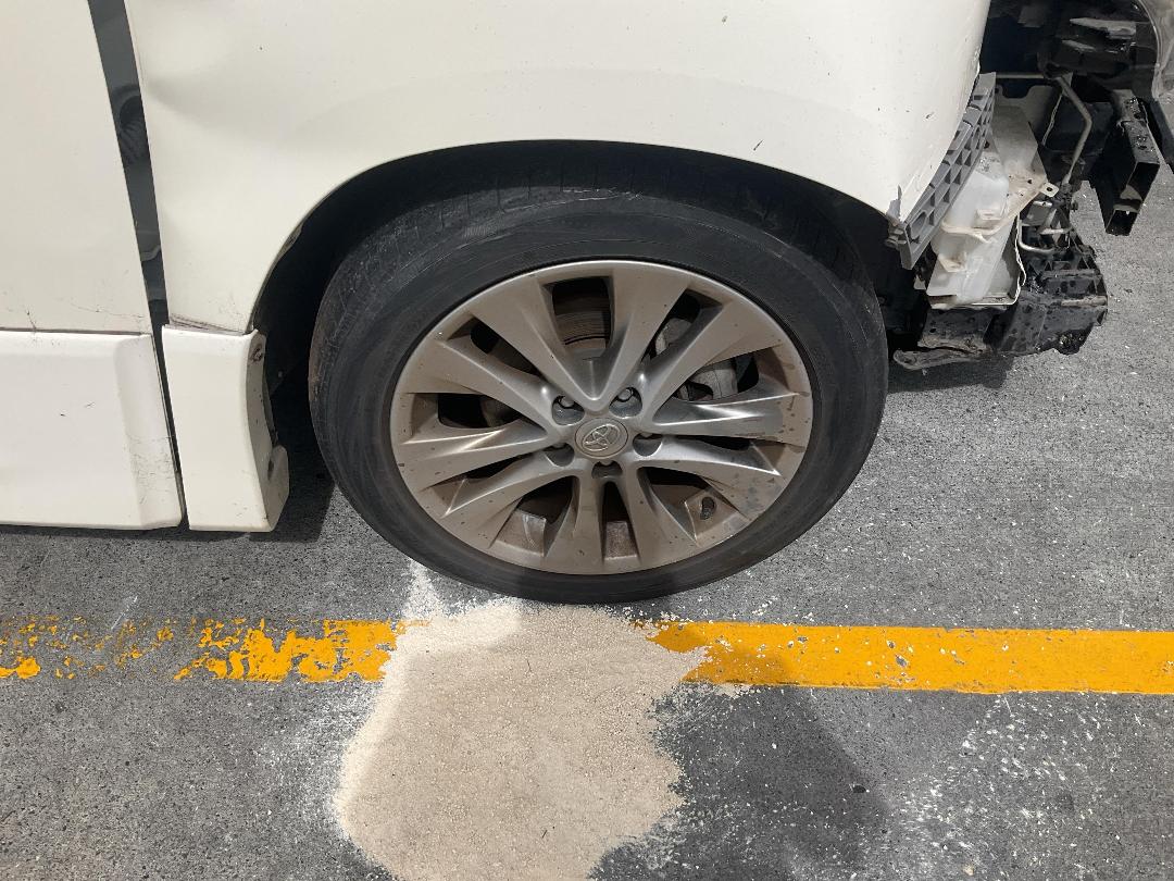 Photo '2' of Toyota Alphard