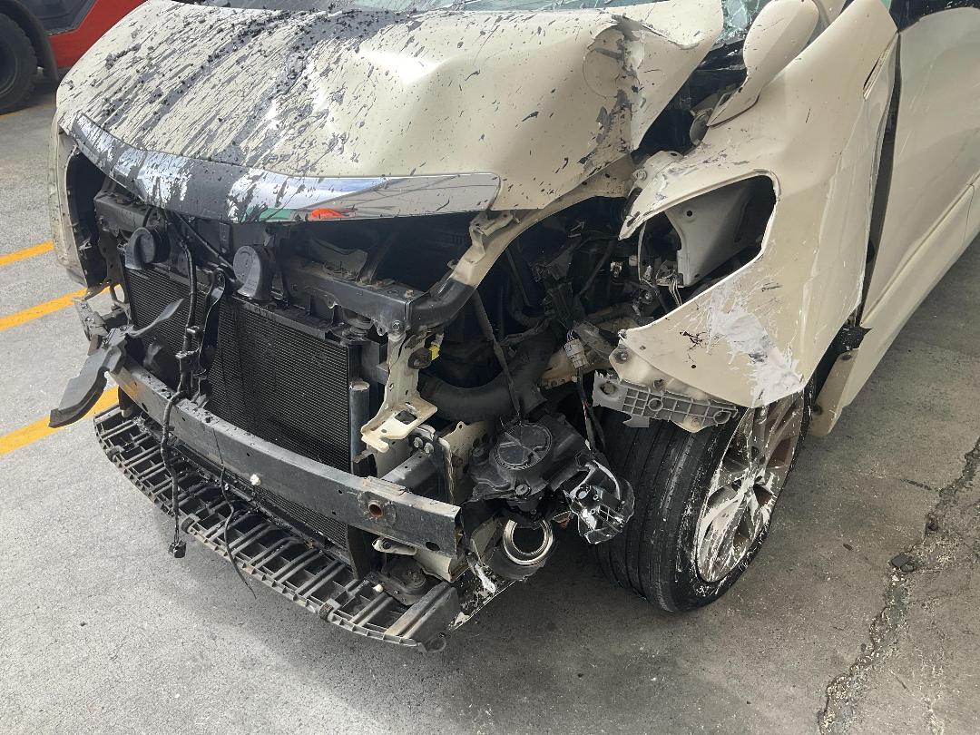 Photo '7' of Toyota Alphard