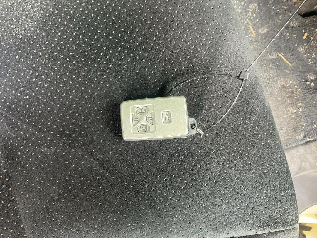 Photo '24' of Toyota Alphard