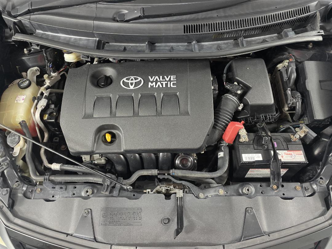 Photo '13' of Toyota Auris