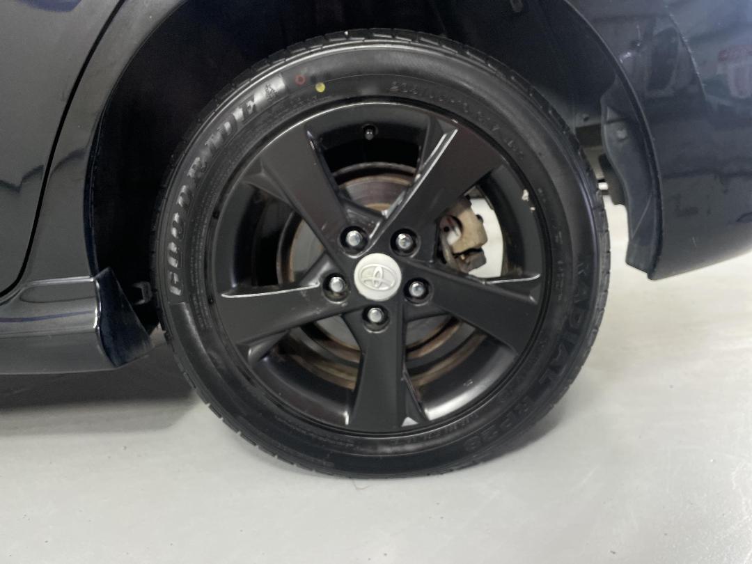 Photo '11' of Toyota Auris