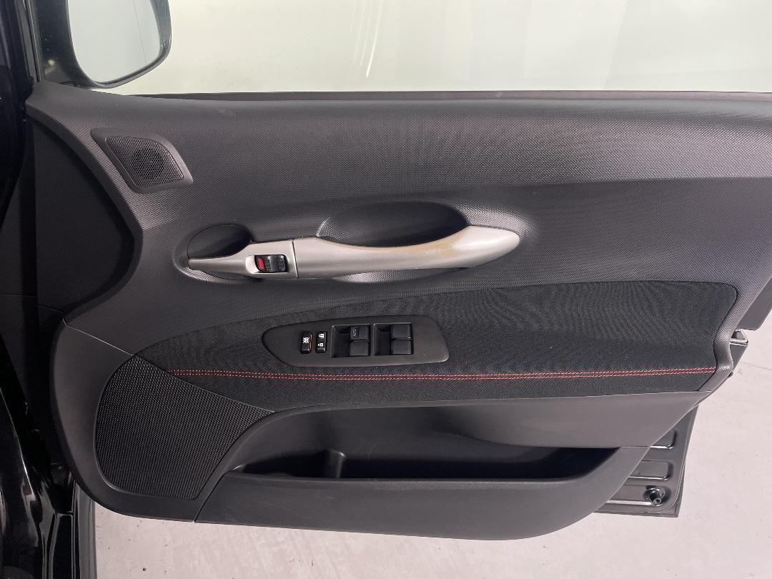 Photo '15' of Toyota Auris