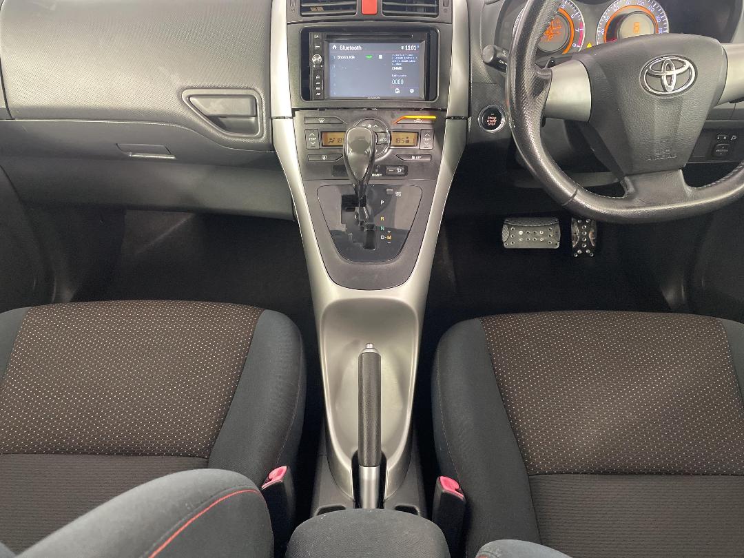 Photo '18' of Toyota Auris