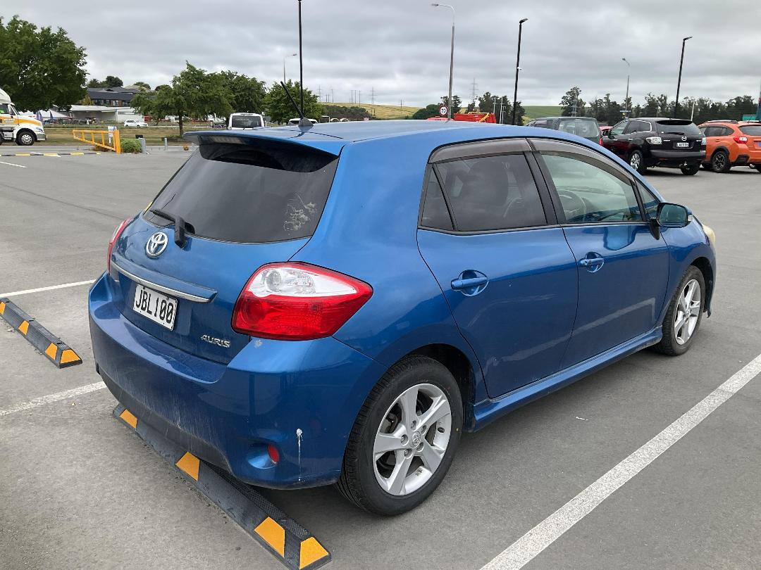 Photo '8' of Toyota Auris