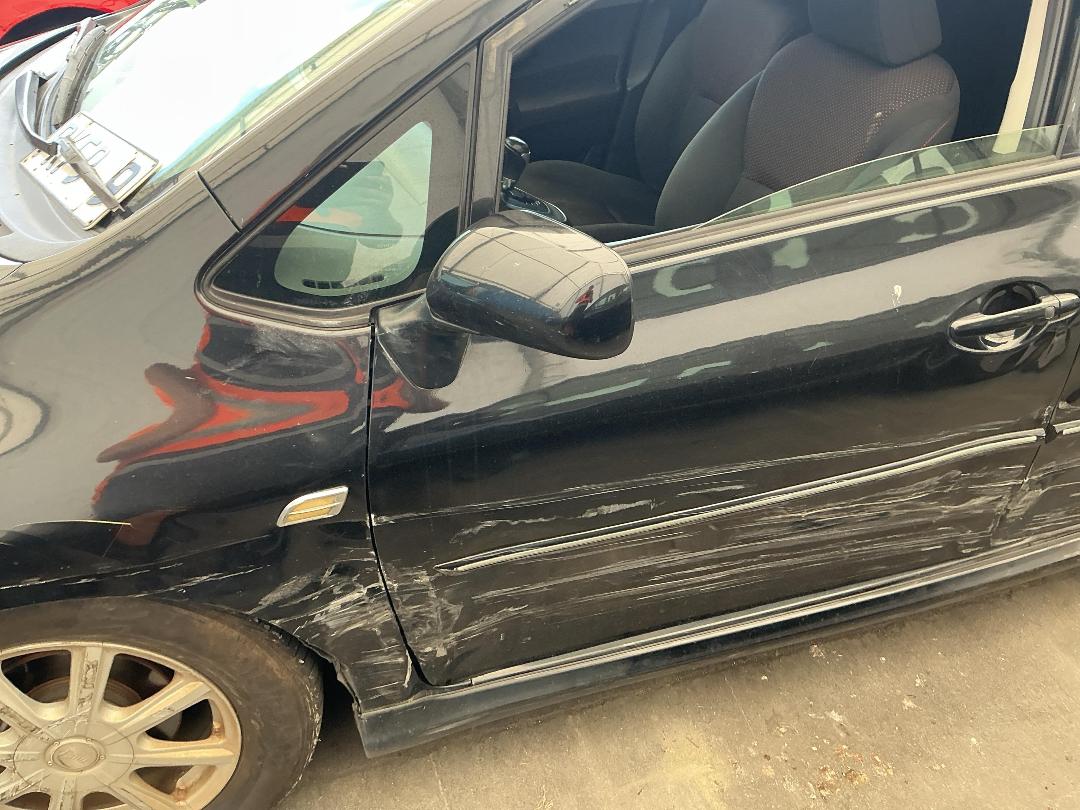 Photo '8' of Toyota Auris