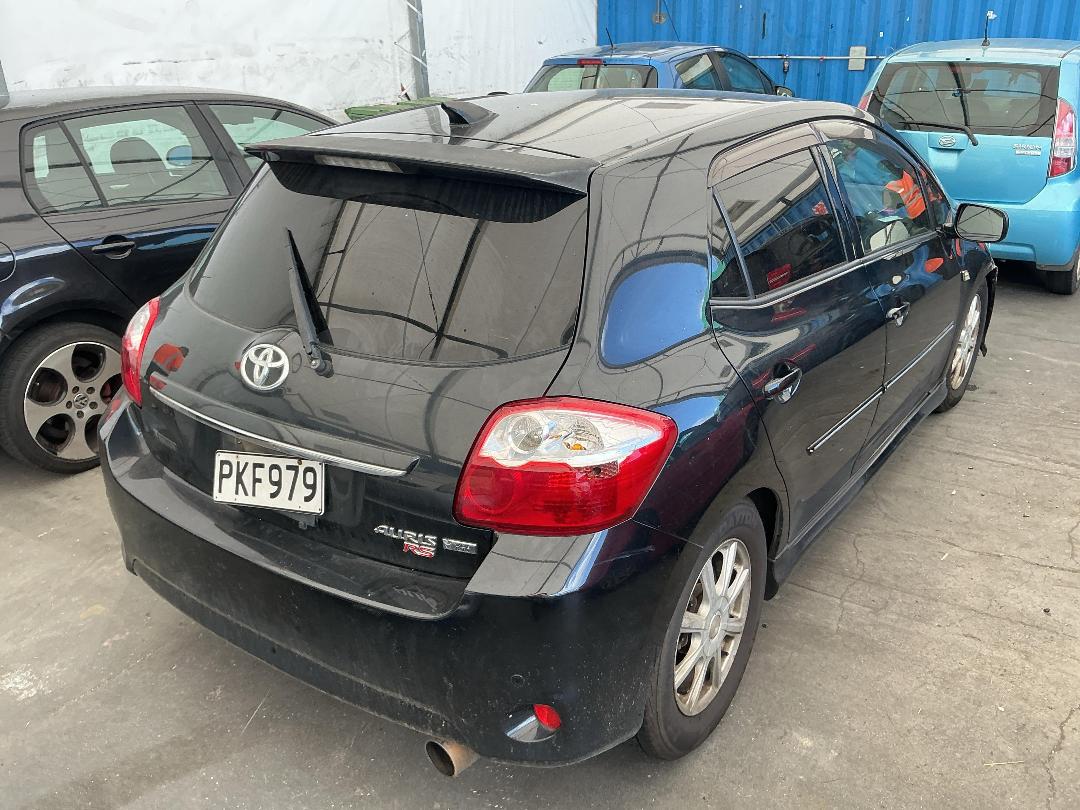 Photo '12' of Toyota Auris