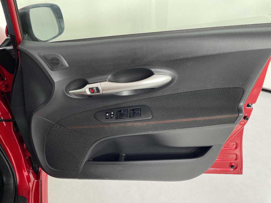 Photo '15' of Toyota Auris