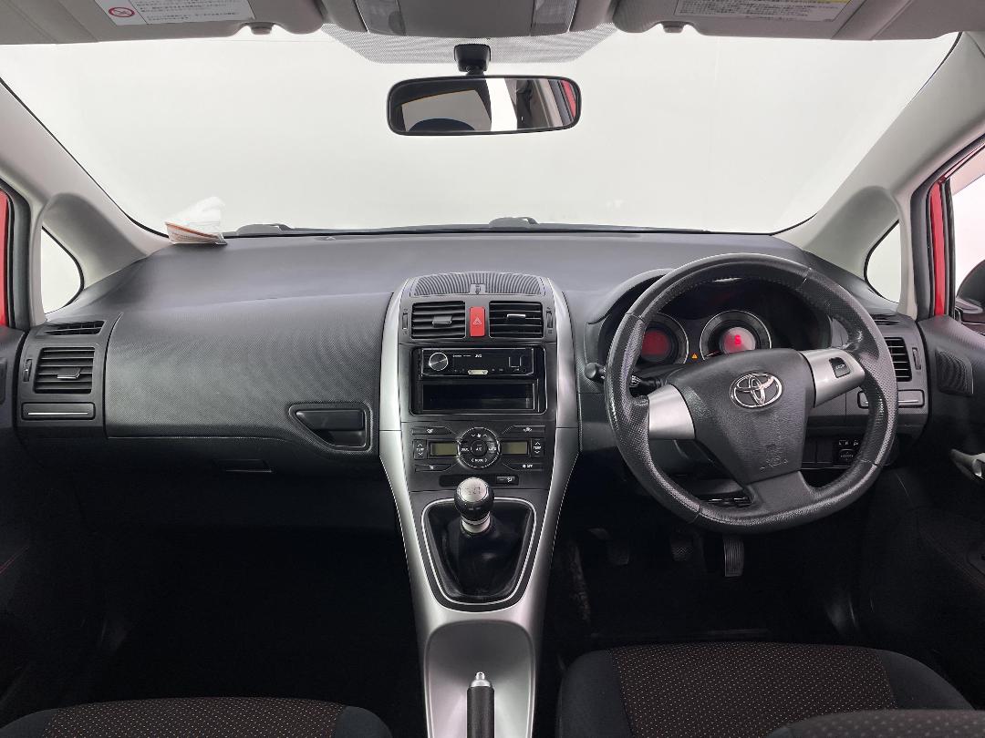 Photo '17' of Toyota Auris