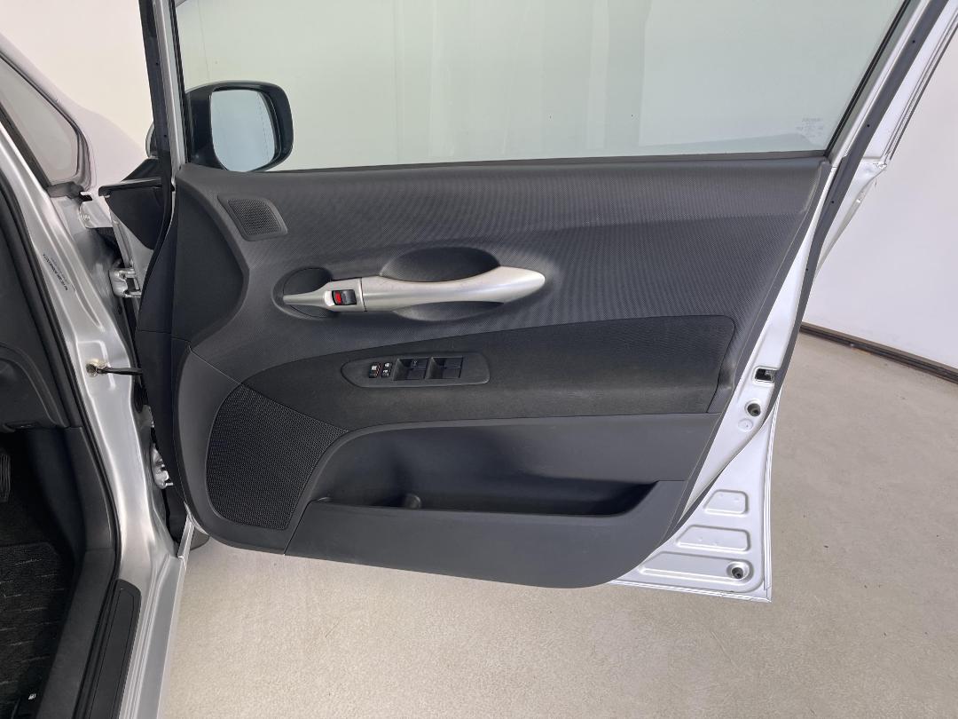 Photo '15' of Toyota Auris