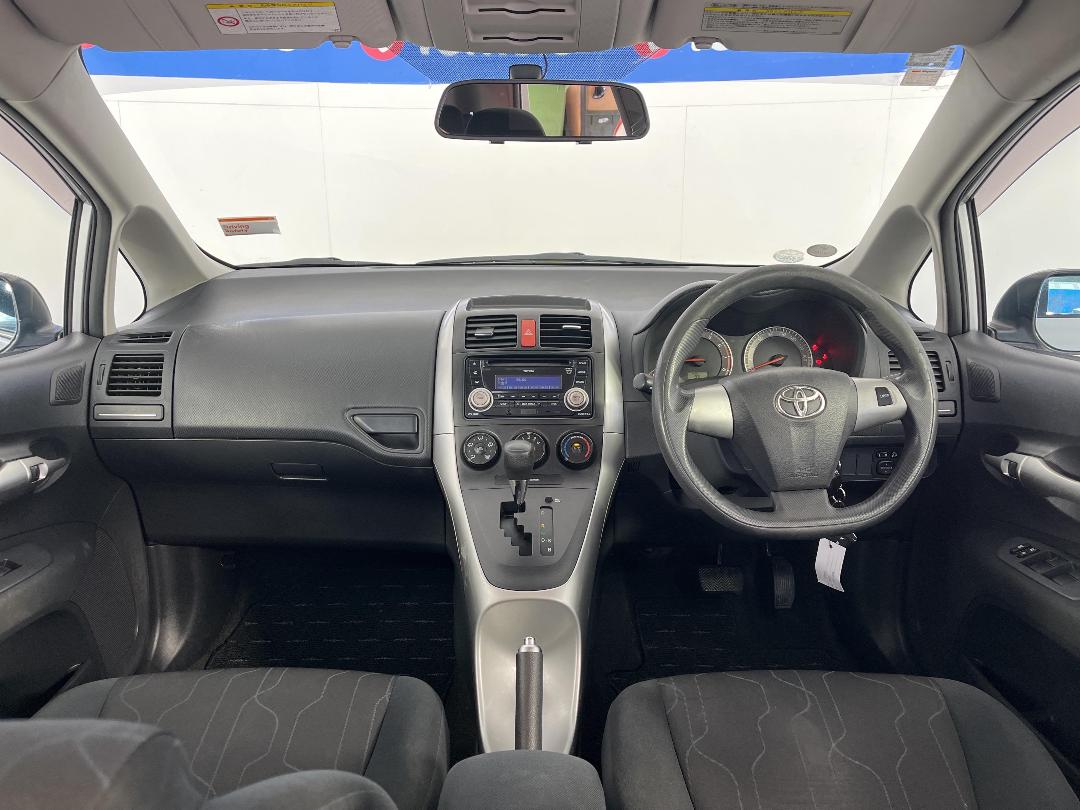 Photo '17' of Toyota Auris