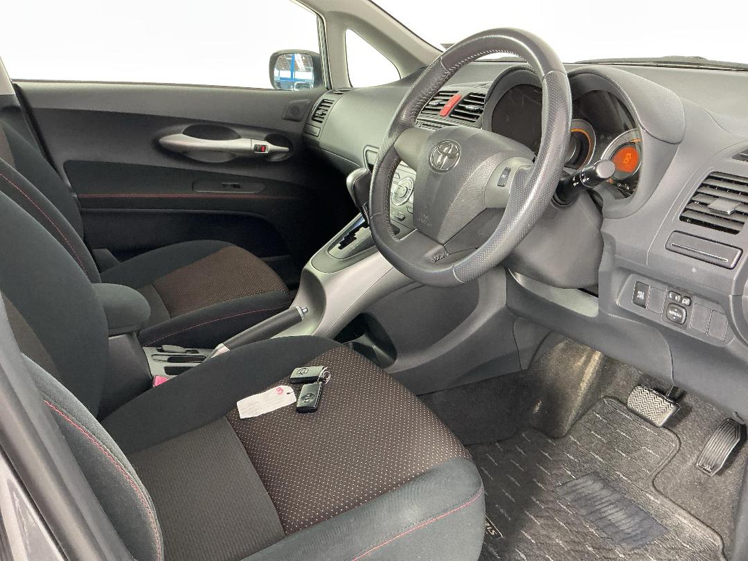 Photo '16' of Toyota Auris Photo '16' of Toyota Auris