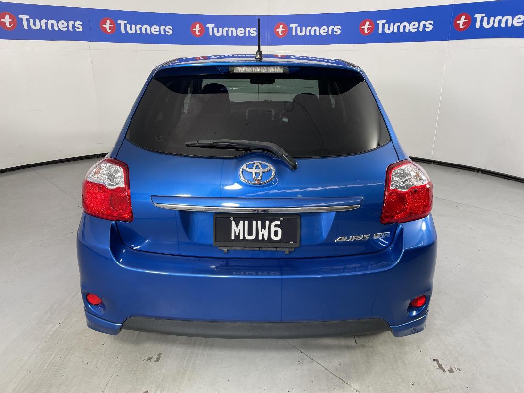 Photo '6' of Toyota Auris