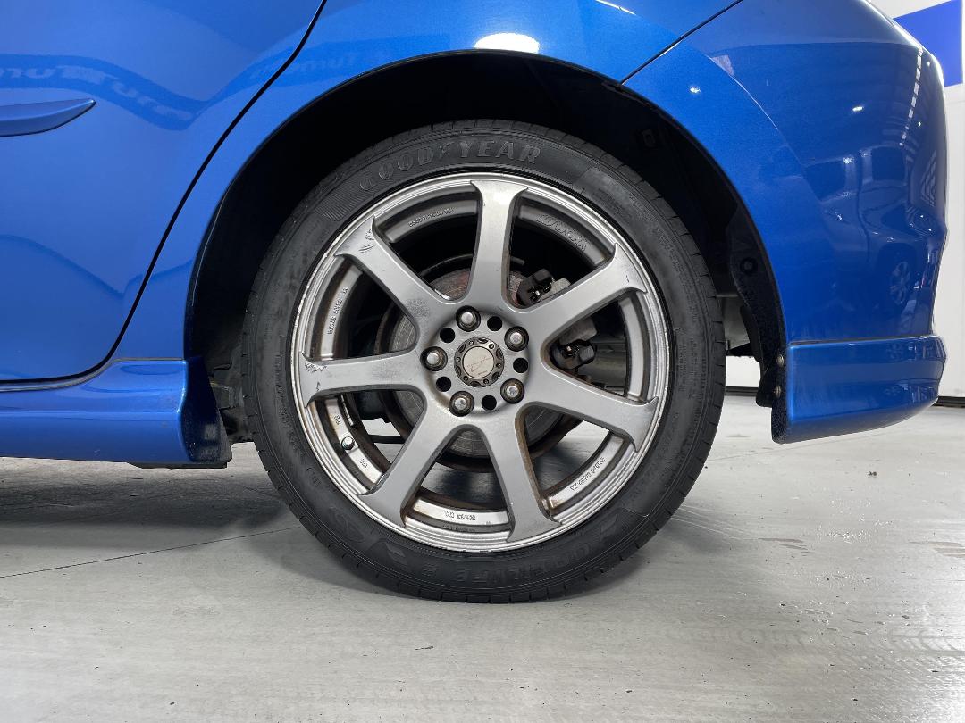 Photo '11' of Toyota Auris