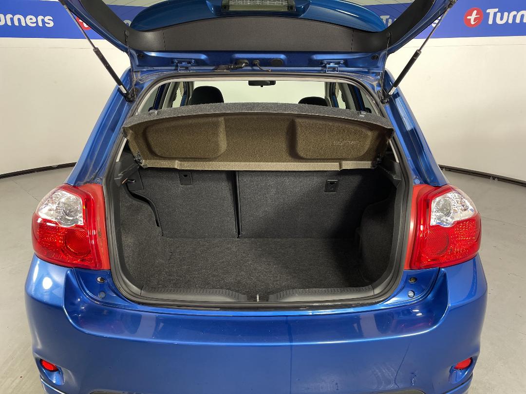 Photo '14' of Toyota Auris