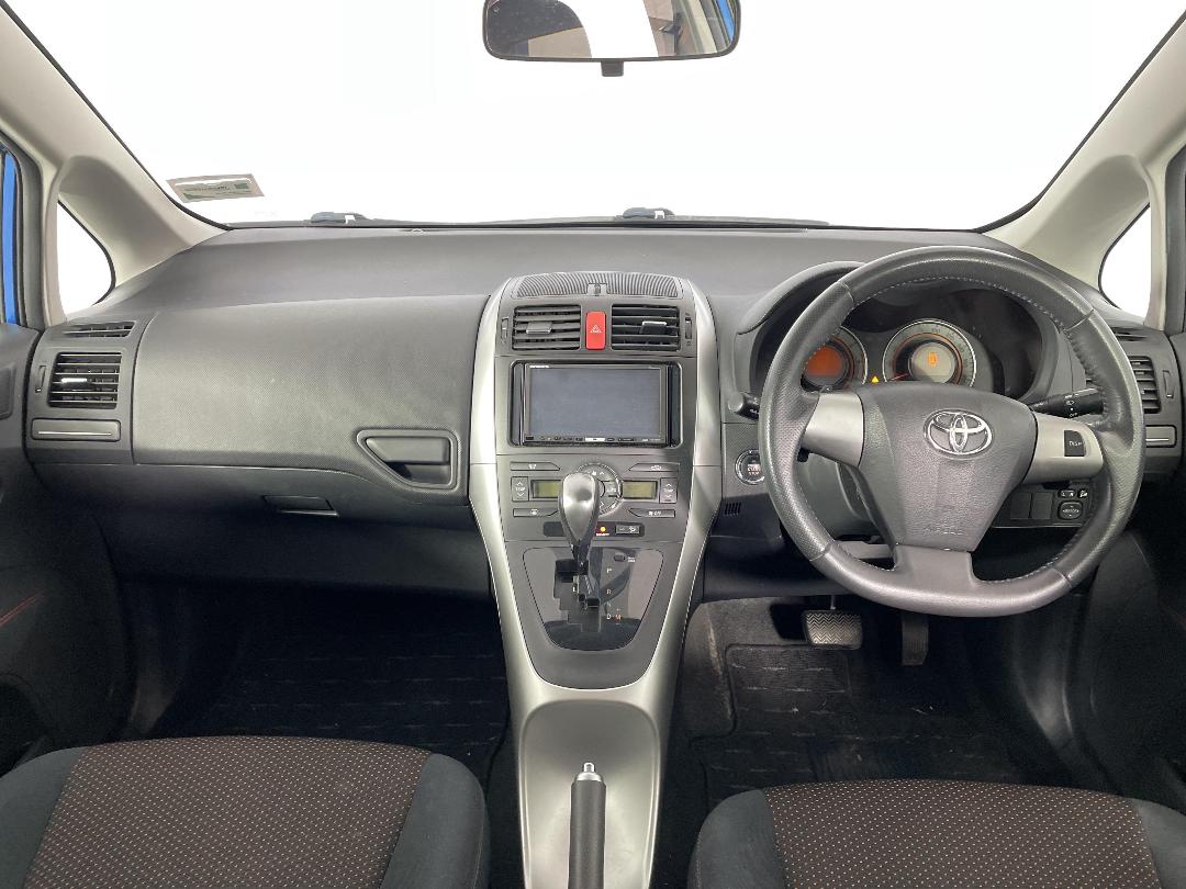 Photo '17' of Toyota Auris