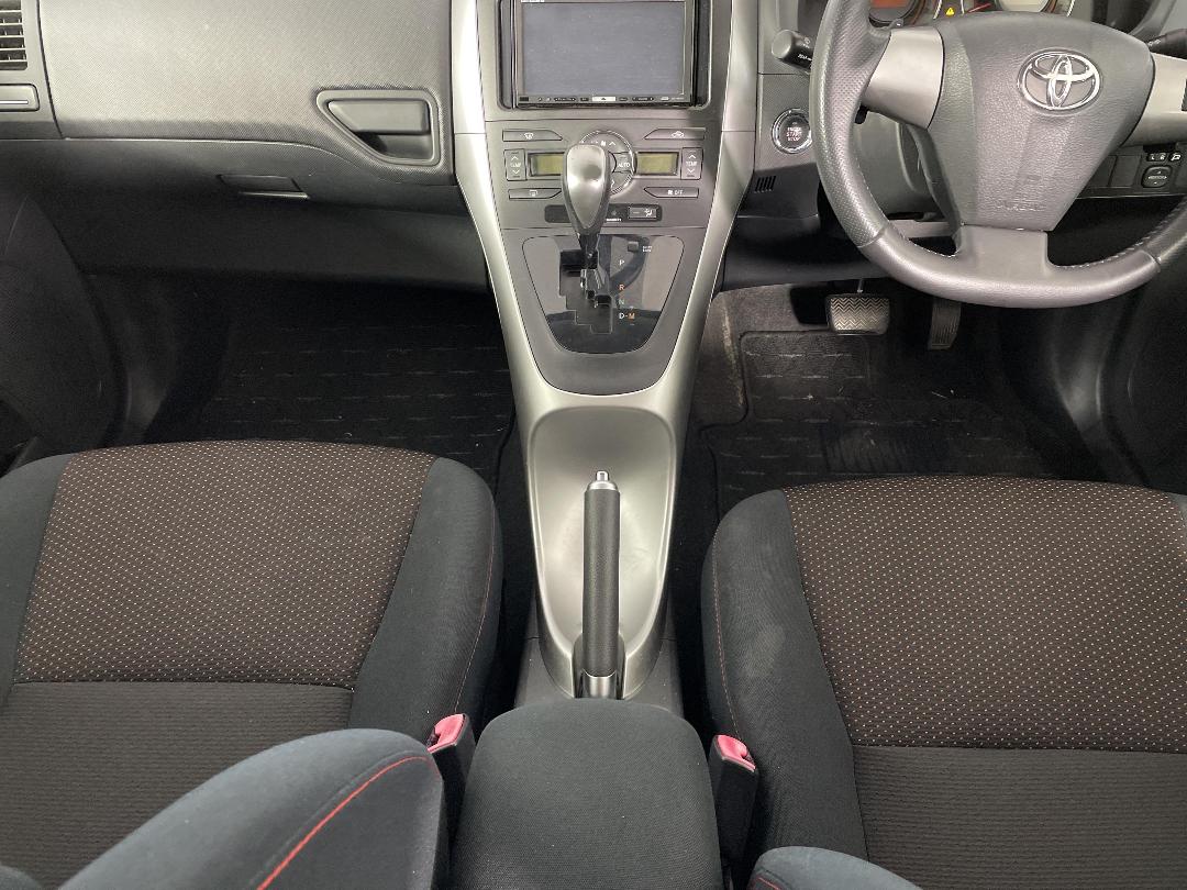 Photo '18' of Toyota Auris