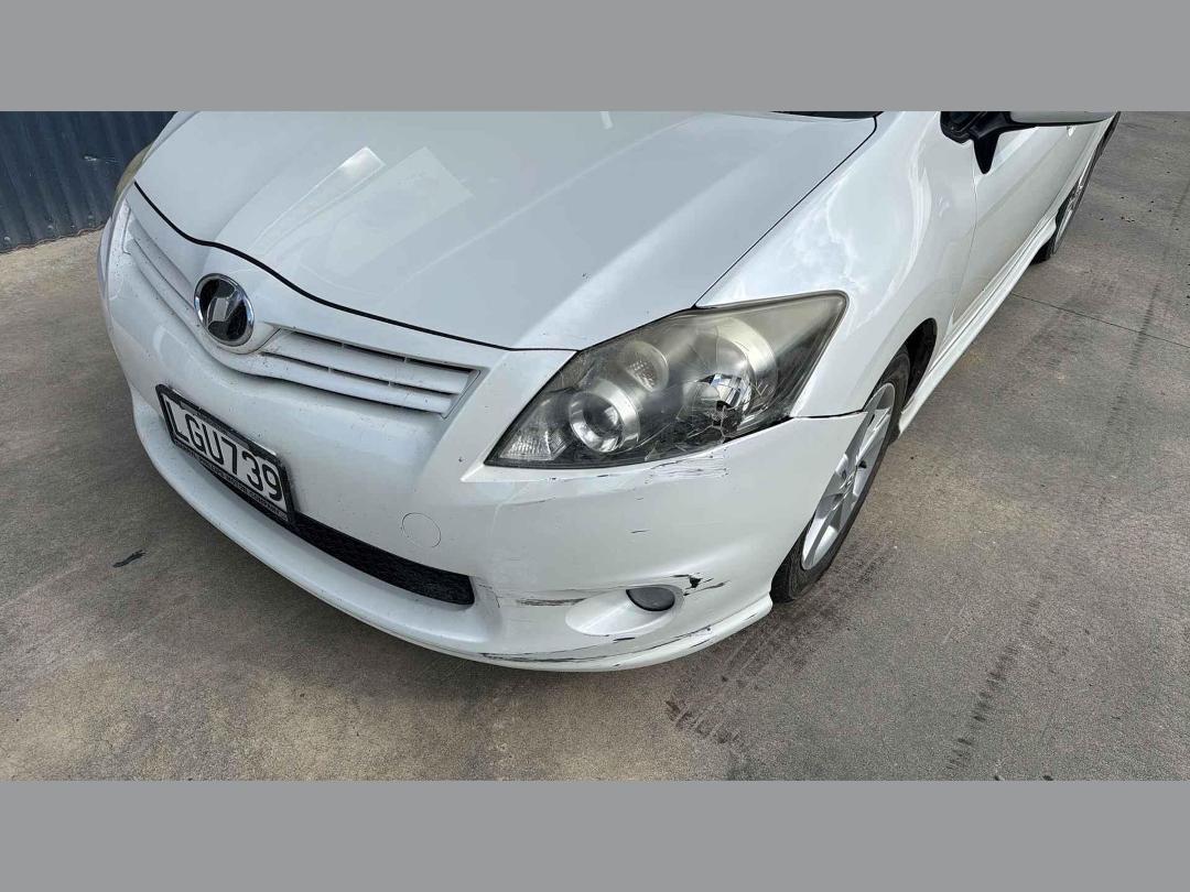 Photo '6' of Toyota Auris