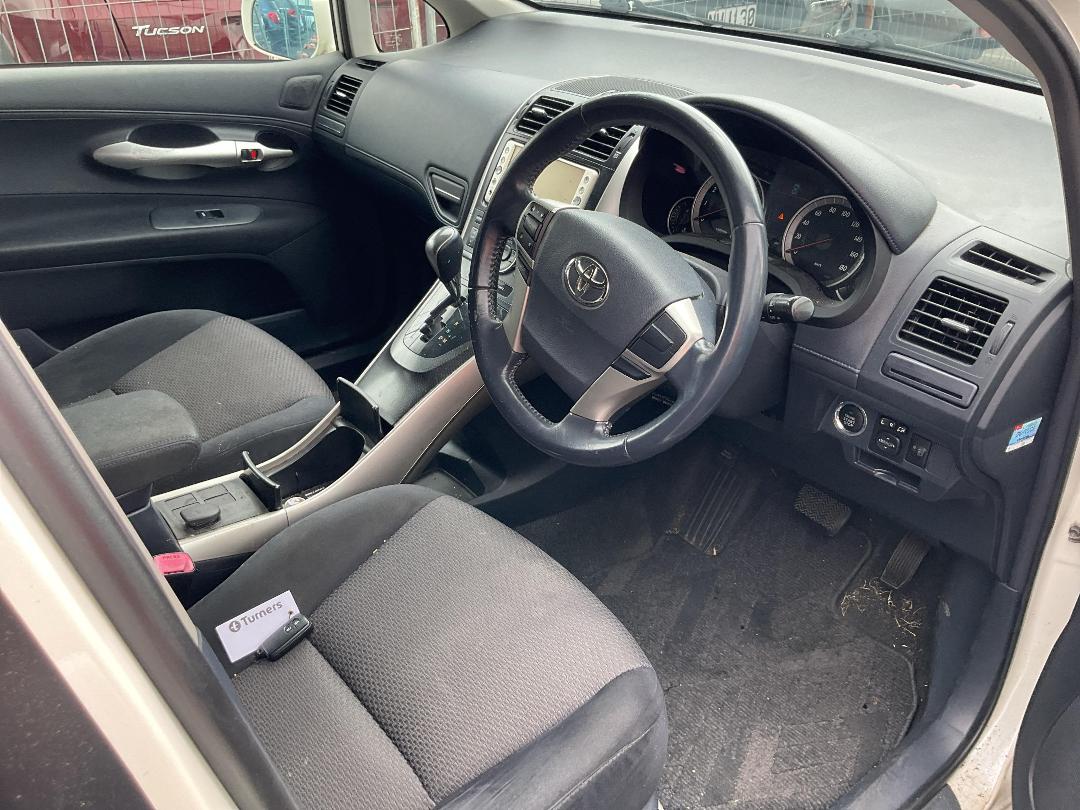 Photo '12' of Toyota Blade Photo '12' of Toyota Blade