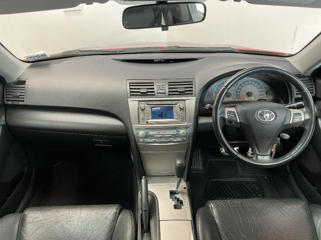 Photo '17' of Toyota Camry