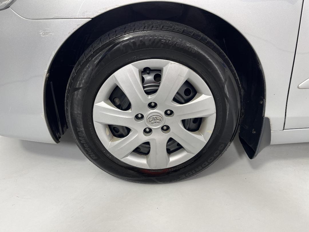 Photo '10' of Toyota Camry