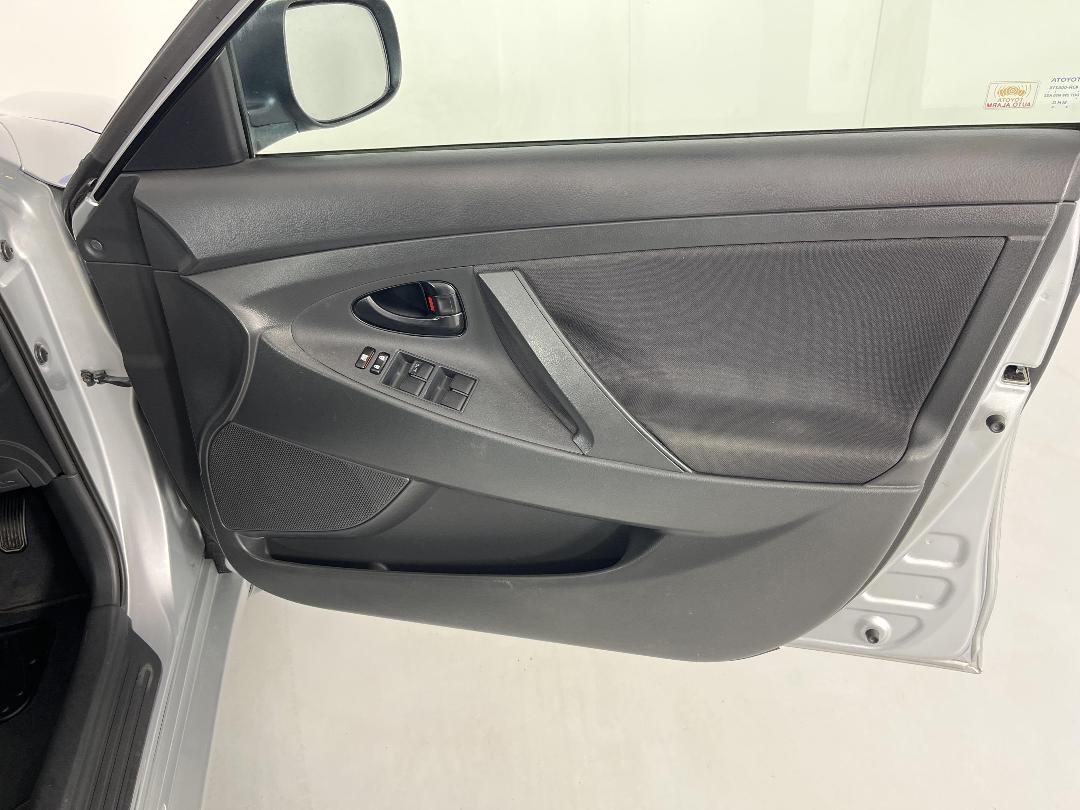 Photo '15' of Toyota Camry