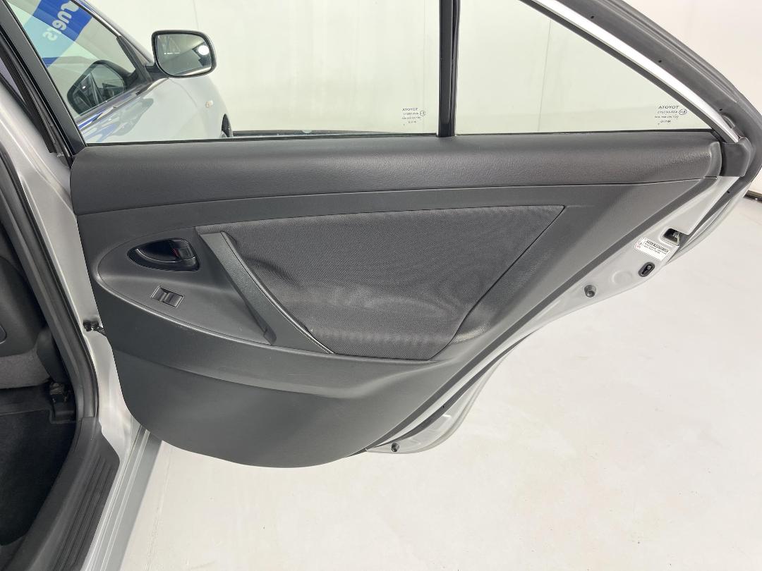 Photo '19' of Toyota Camry