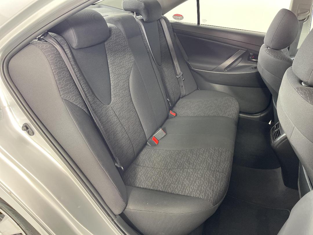 Photo '20' of Toyota Camry