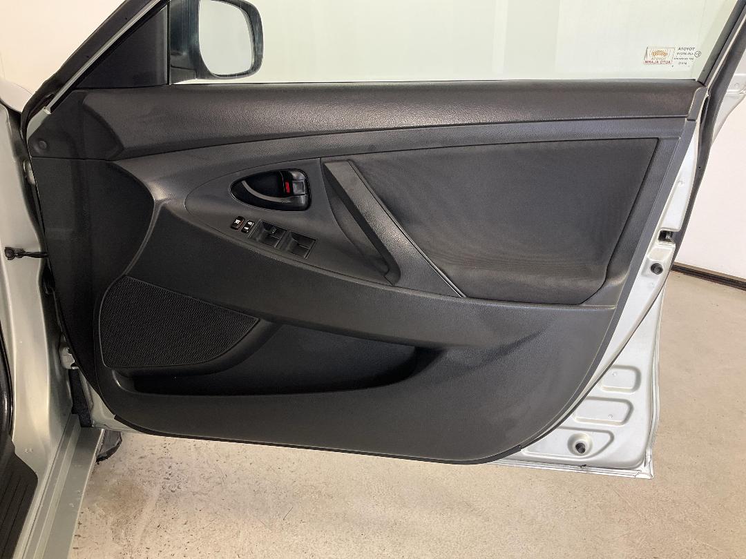 Photo '15' of Toyota Camry Photo '15' of Toyota Camry