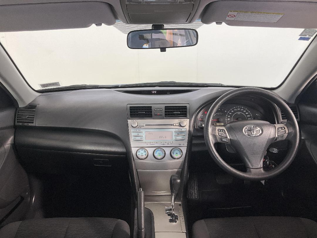 Photo '17' of Toyota Camry Photo '17' of Toyota Camry