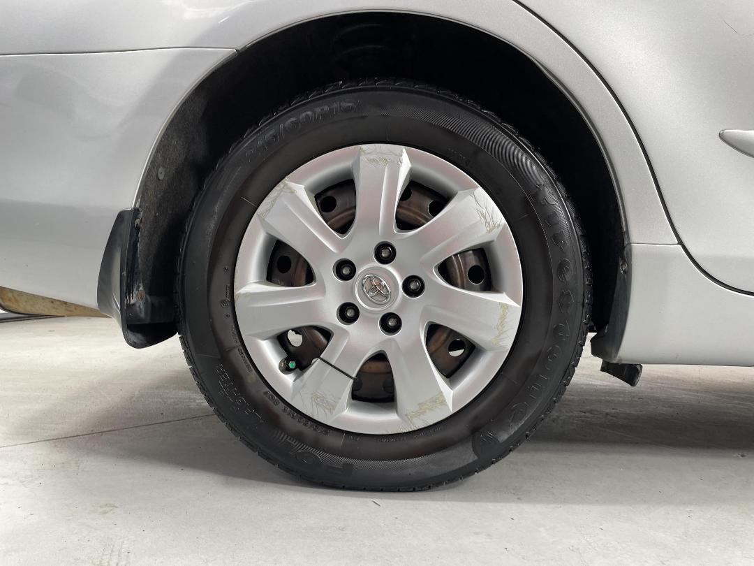 Photo '12' of Toyota Camry