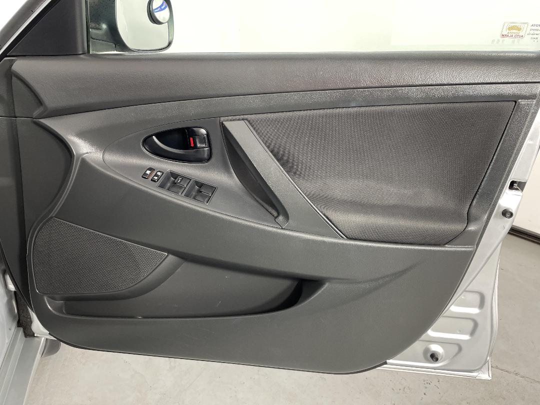 Photo '15' of Toyota Camry