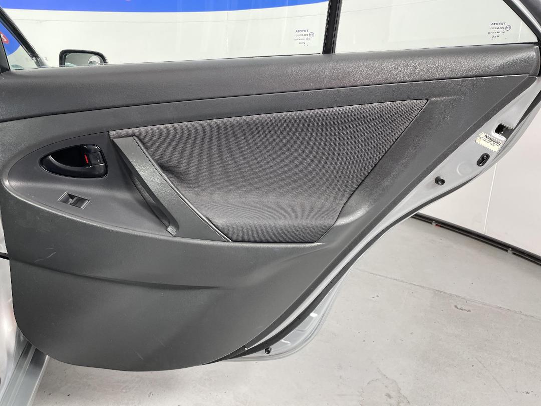 Photo '19' of Toyota Camry