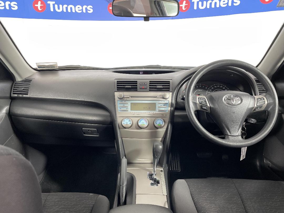 Photo '17' of Toyota Camry