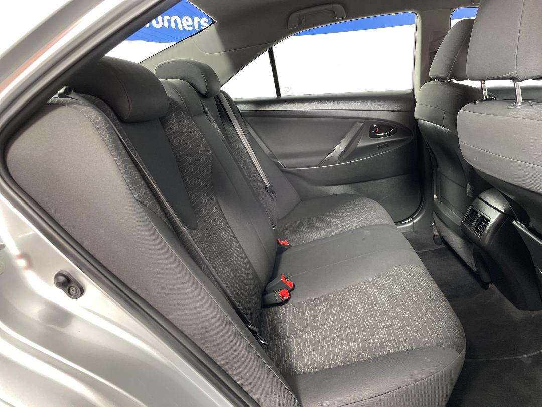 Photo '20' of Toyota Camry