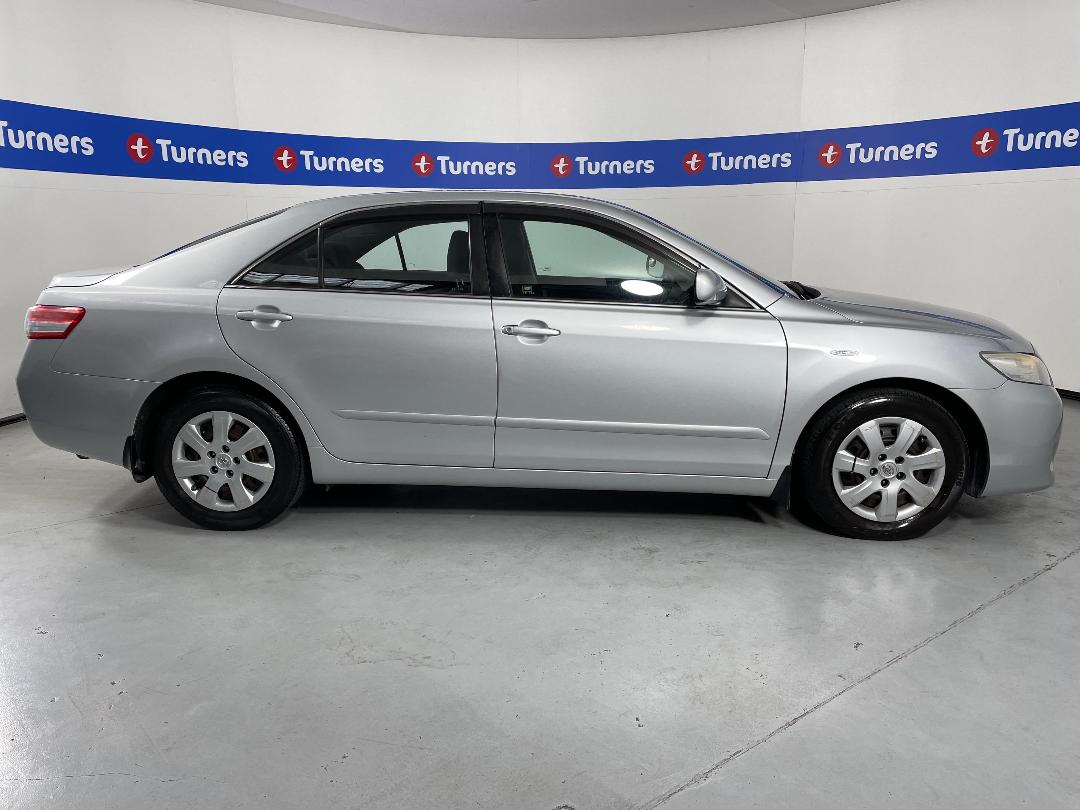 Photo '23' of Toyota Camry