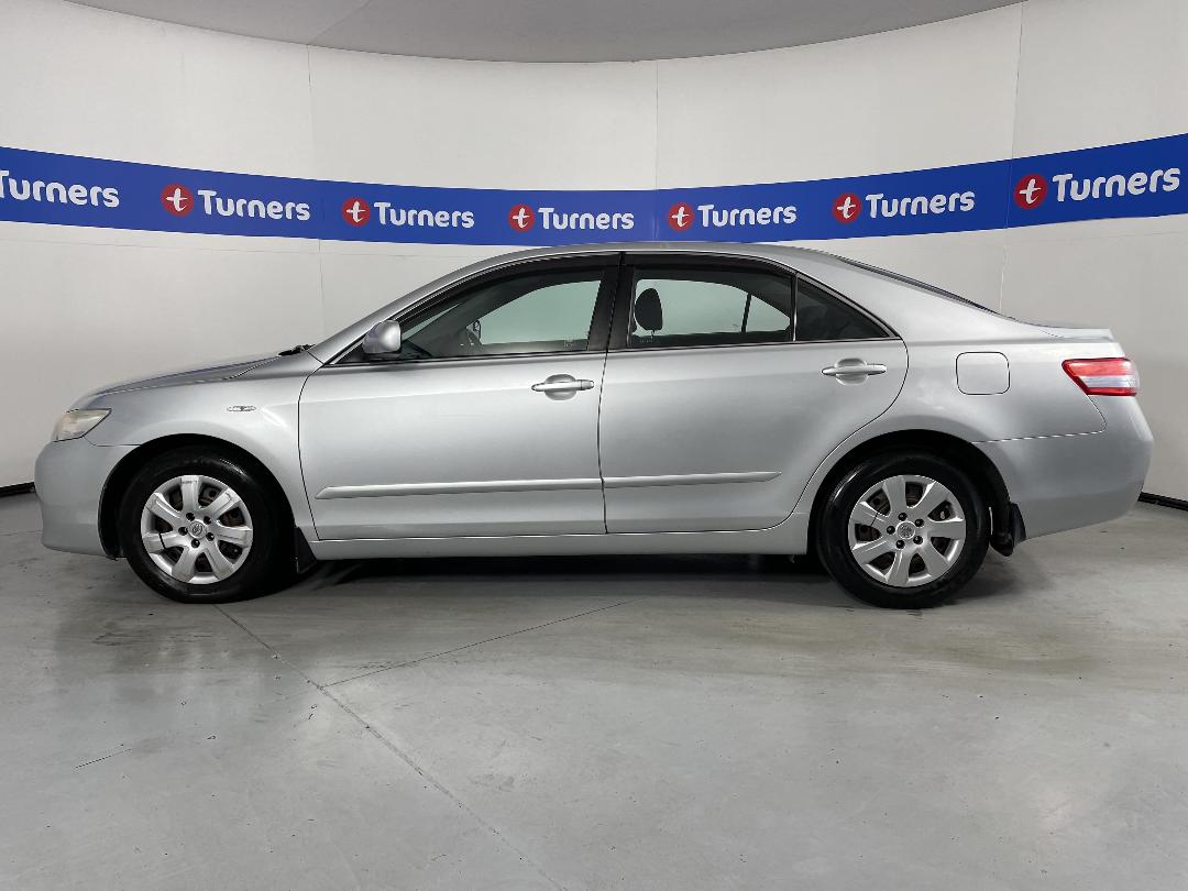 Photo '24' of Toyota Camry