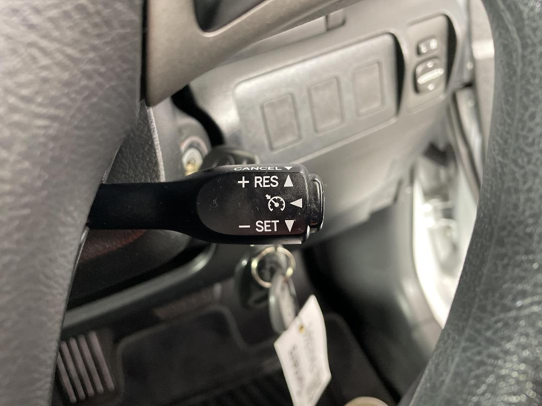 Photo '28' of Toyota Camry