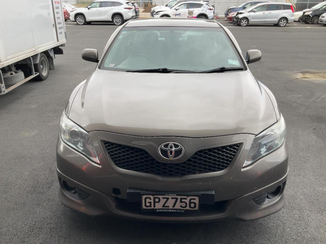 Photo '2' of Toyota Camry Sport