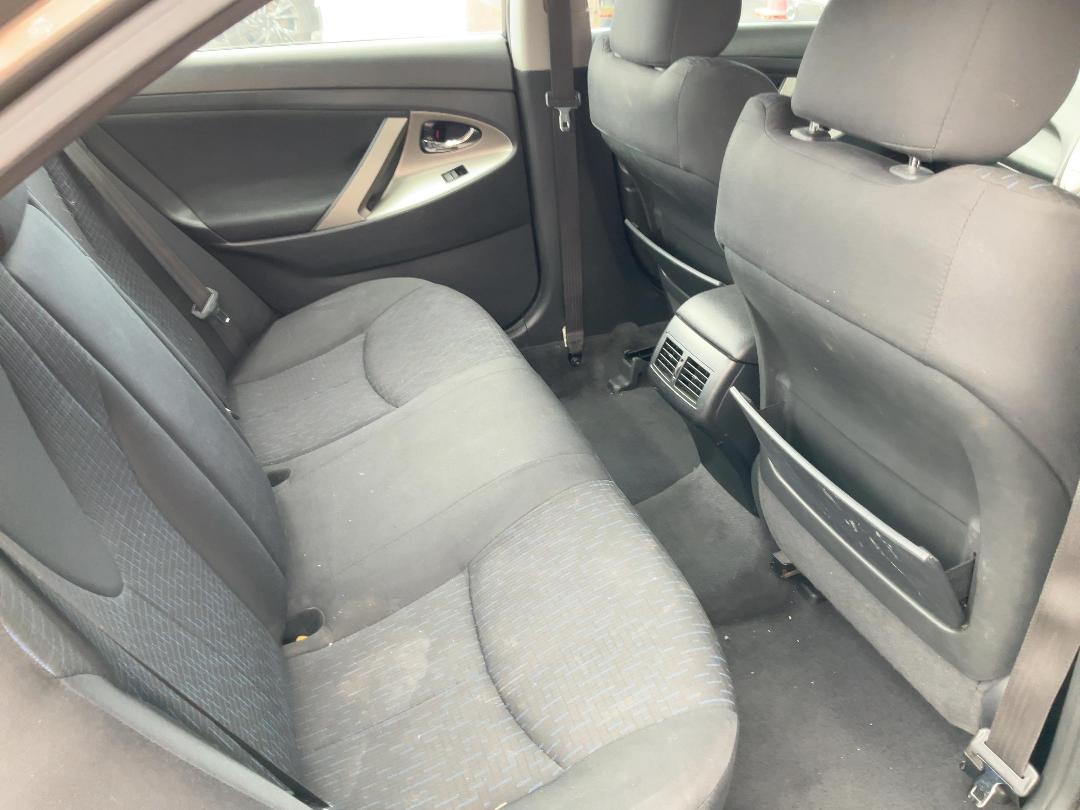 Photo '17' of Toyota Camry Sport