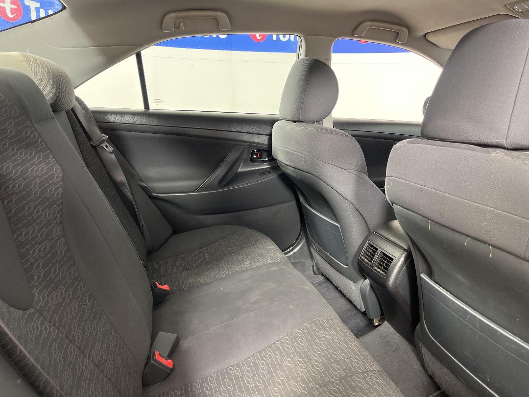 Photo '20' of Toyota Camry