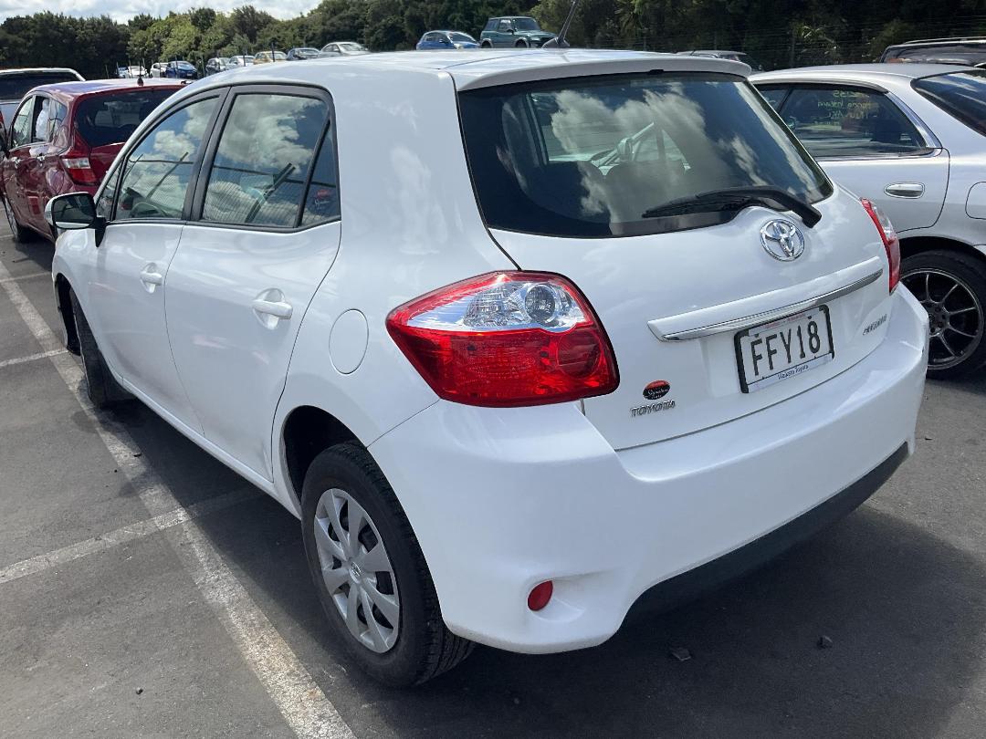 Photo '3' of Toyota Corolla GX Photo '3' of Toyota Corolla GX