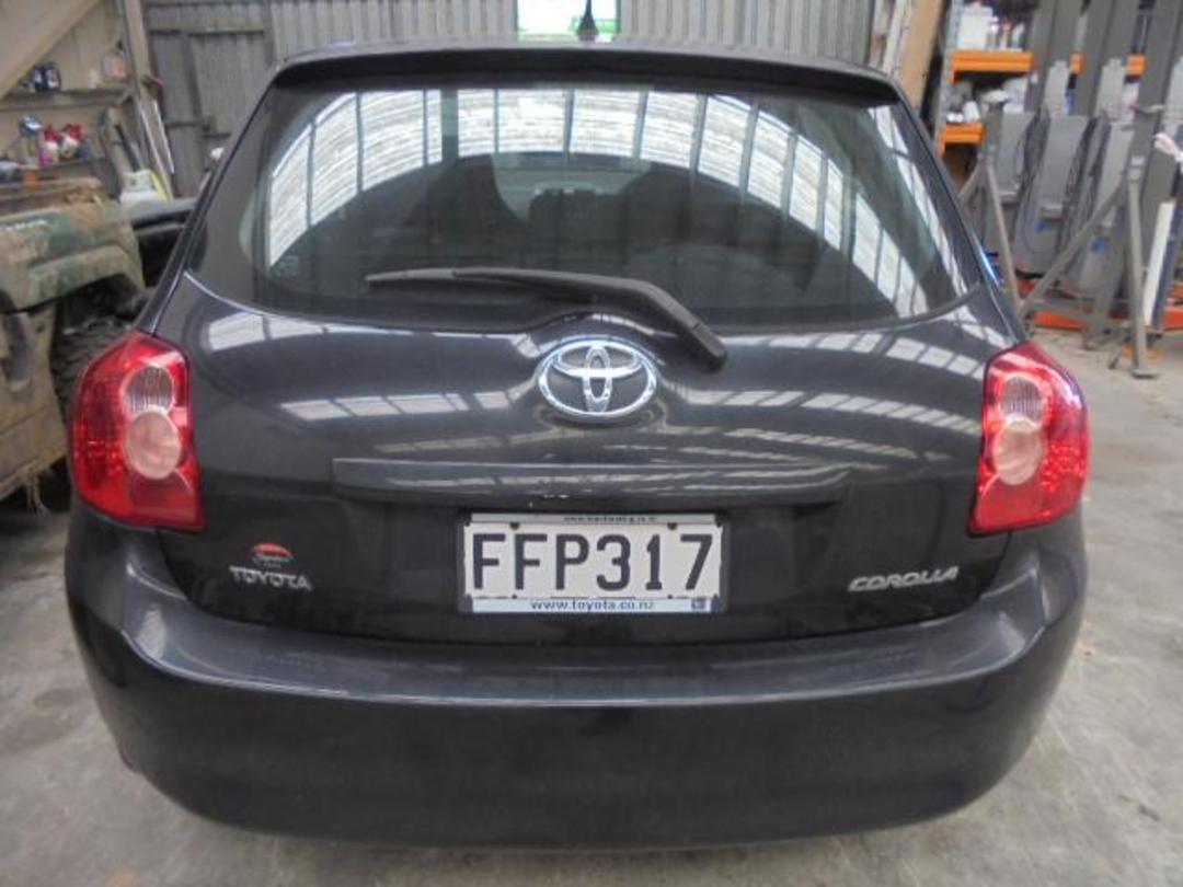 Photo '3' of Toyota Corolla GX Photo '3' of Toyota Corolla GX